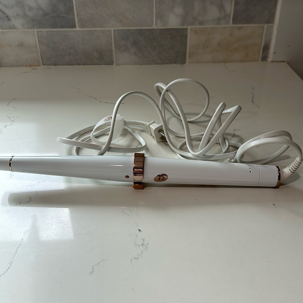 T3 Single Pass Curling Iron